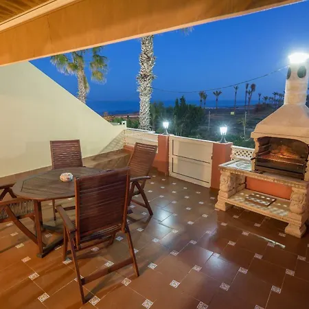 Fidalsa Spectacular Beachfront بيت للعطل