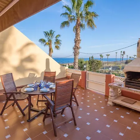 Fidalsa Spectacular Beachfront * تورّيفيِخا