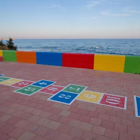 Fidalsa Spectacular Beachfront بيت للعطل *